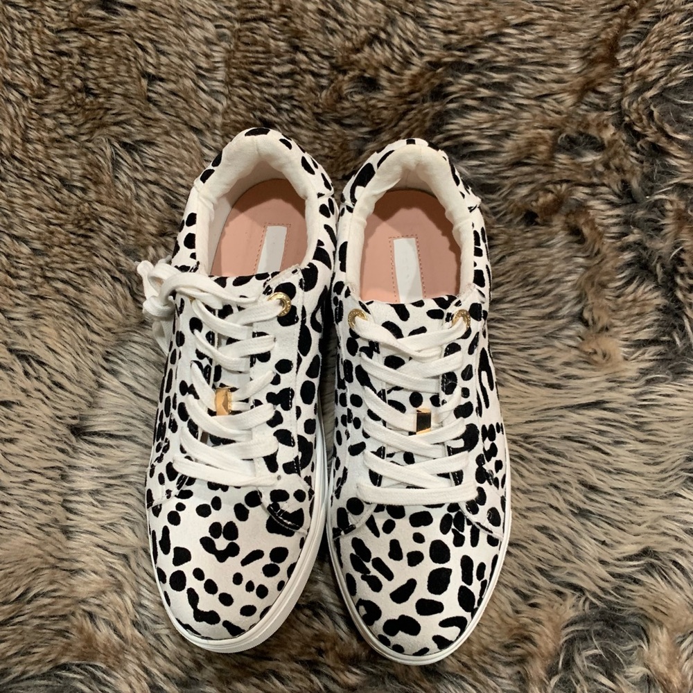 TOPSHOP Cabo Low Top Cheetah Print Lace Up Sneakers. Black/White Size 39/8.5 NWT